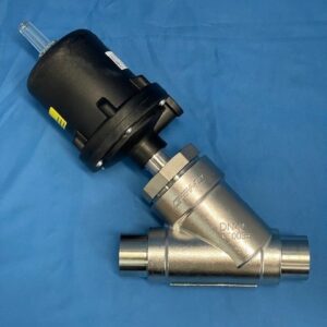 GETINGE 570078704 Pneumatic Angle Body Globe Valve 2-Way 1" SS NC - 10793